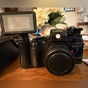 Vintage Canon TC8000 Camera w/flash and original case